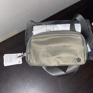 lululemon everywhere belt bag